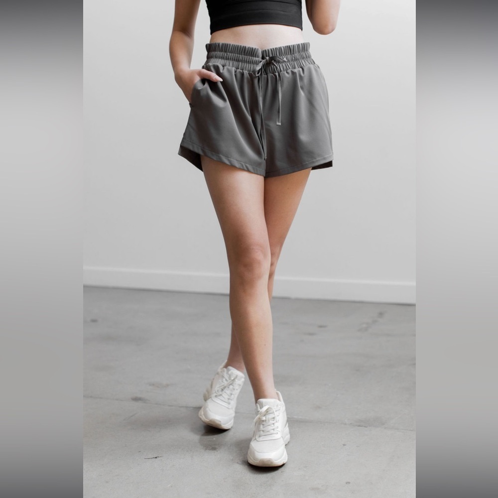 Savvi Woman's Gray Lightweight High Low Taylor Shorts, Size SM